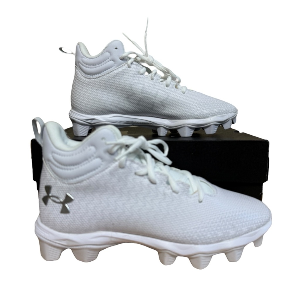 Under Armour Spotlight Franchise 3.0 RM Junior Football Cleats - Size 5